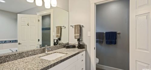 1925 Foxmoor Cir, Sandy UT 84092-5265 exterior