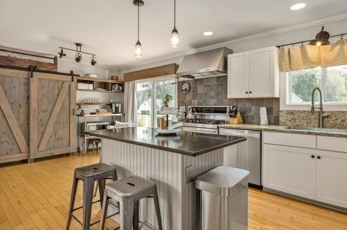 10 Hidden Valley Dr, Dover NH 03820-5231 exterior