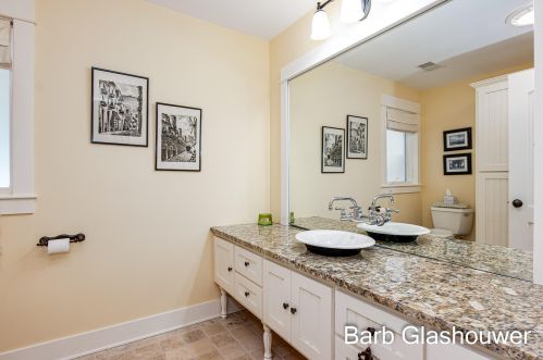 4424 Whitewood Farms Dr, Grand Rapids MI 49525-3487 exterior