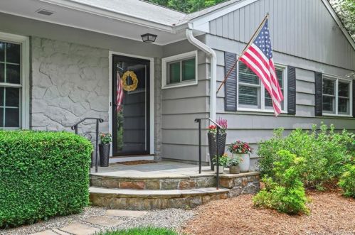 104 Blackman Rd, Ridgefield, CT 06877-4205