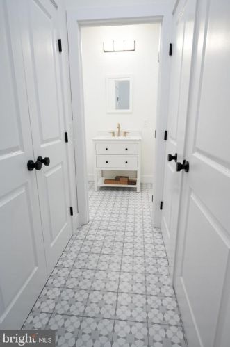 1500 Dickinson St, Philadelphia PA 19146-4757 exterior