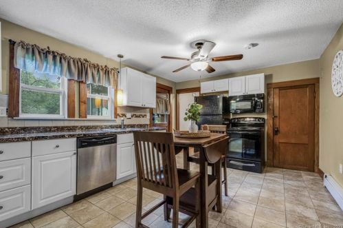 5 Bailey Rd, Enfield CT 06082-4818 exterior