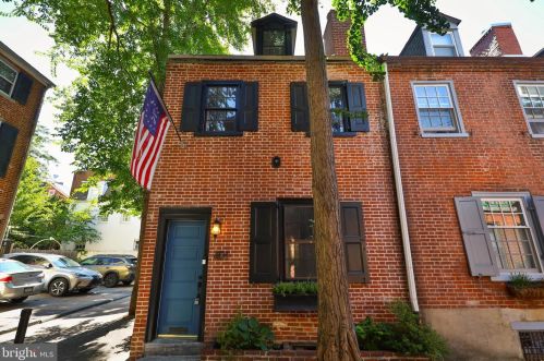 401 Iseminger St, Philadelphia PA  19147-1113 exterior