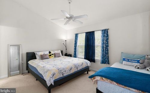 13106 Marcey Crk Rd, Herndon VA 20171-4820 exterior