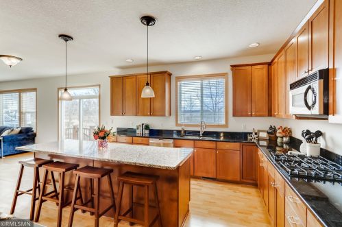 1136 Kerber Pass, Chaska, MN 55318-5402