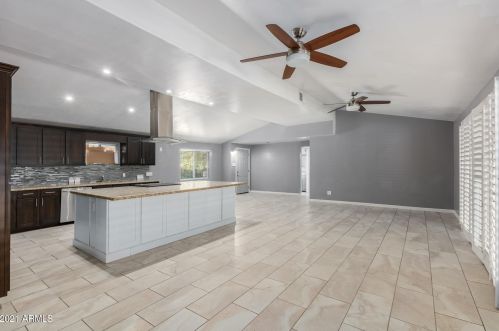 1202 Bethany Home Rd, Phoenix AZ 85015-1938 exterior