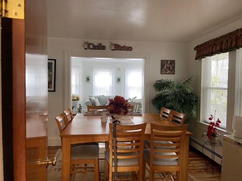 275 Diamond Hl Rd, Woonsocket RI 02895-1504 exterior