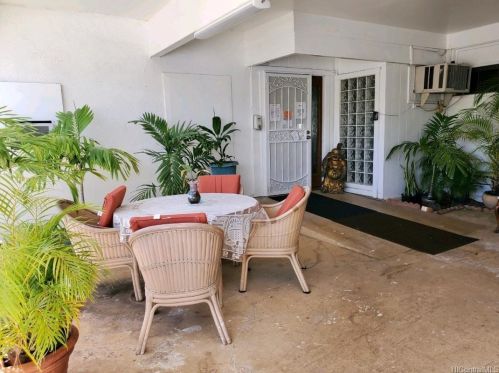 1530 Piikea St, Honolulu, HI 96818-1841