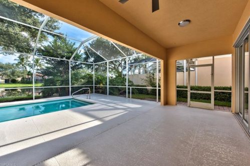 5283 Hawkesbury Way, Naples FL 34119-9582 exterior