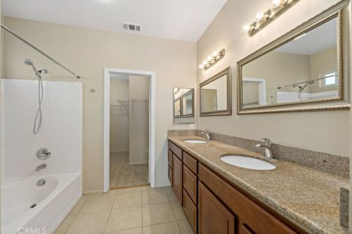 32831 Aden Cir, Temecula CA 92592-8185 exterior