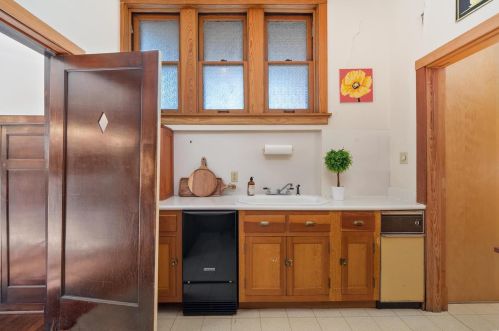 16 Kingsbury Pl, Saint Louis MO 63112-1825 exterior