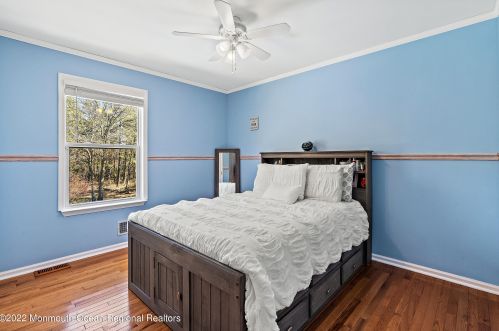 4 Country Rd, Jackson Twp NJ 08527-3300 exterior