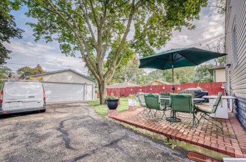 175 Pick Ave, Elmhurst IL 60126-3018 exterior