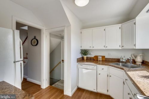 10406 Hemley Ln, Silver Spring MD 20902-3819 exterior