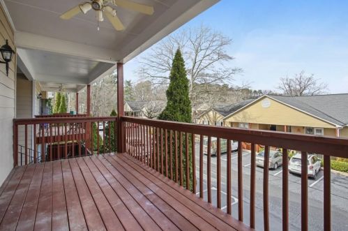 207 Brighton Pt, Atlanta GA 30328-1372 exterior