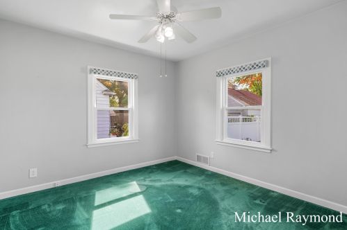 941 Fairfield Ave, Grand Rapids MI 49504-3745 exterior