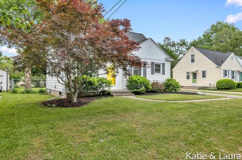 1243 Northlawn St, Grand Rapids, MI 49505-3866