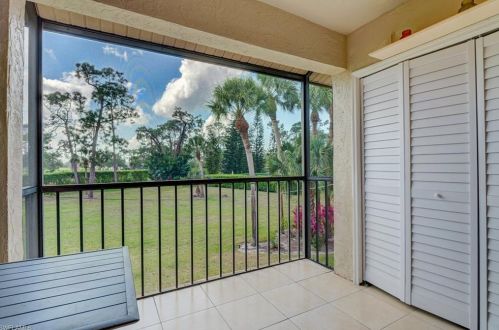 5825 Rattlesnake Hammock Rd, Naples FL 34113-3568 exterior