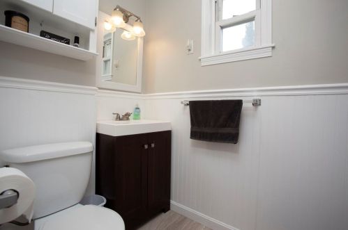 11 Edlin St, Worcester MA 01603-1945 exterior