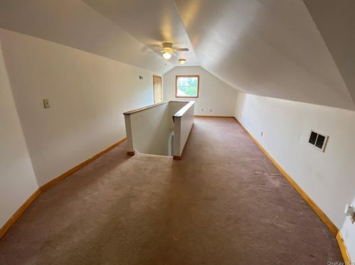 17 Pleasant Vw Rd, Poughkeepsie NY exterior