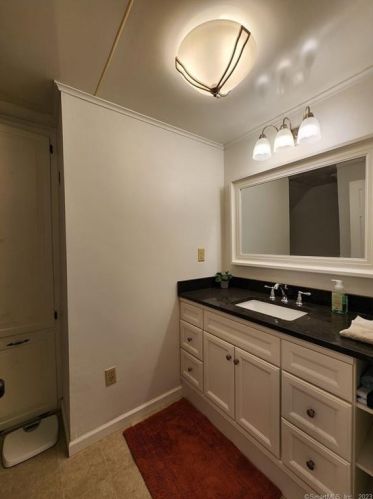 5 Westfield Ave, Killingly CT 06239-2132 exterior