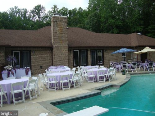 925 Hunting Lake Dr, Huntingtown MD 20639-2704 exterior