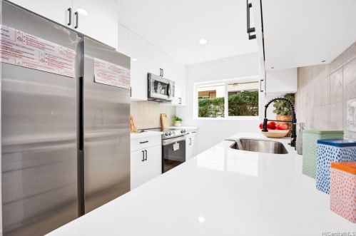 811 7th Ave, Honolulu, HI 96816-2177