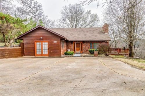 10043 Sleepy Hollow Rd, Spring Bluff, MO 63080
