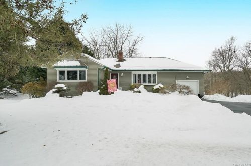 14 Sherwood Dr, Poughkeepsie, NY 12603-6008