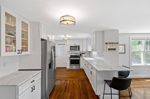 20 Bch St, North Haven CT 06473-3320 exterior