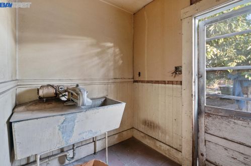 444 Jackson St, San Jose CA 95112-5101 exterior