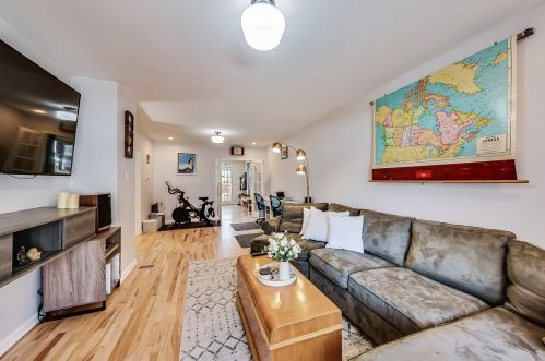 3823 Ravenswood Ave, Chicago IL 60660-2320 exterior