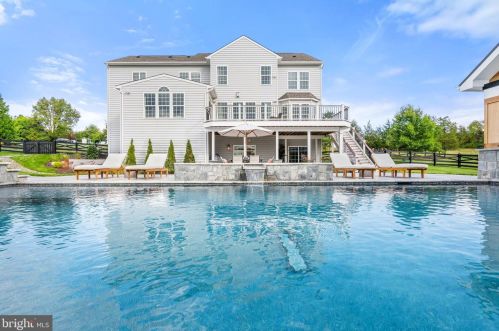 23073 Creighton Farms Dr, Leesburg VA 20175-6491 exterior