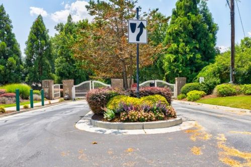 2067 Cobblestone Cir, Atlanta GA 30319-4911 exterior