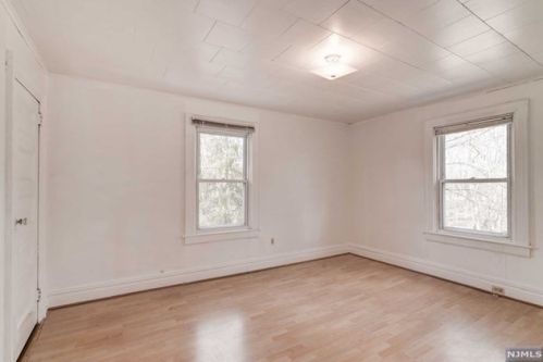 133 Grant Ave, Cresskill NJ 07626-1203 exterior