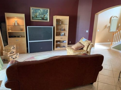 103 Burnt Pne Dr, Naples FL exterior