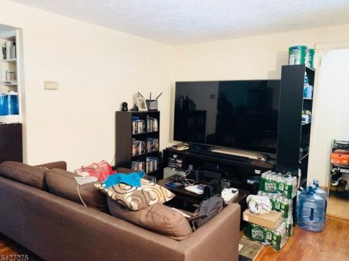 749 Linden Ave, Rahway NJ 07065-3624 exterior