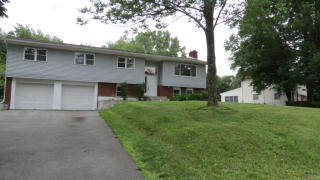 18 Mnr Dr, Poughkeepsie NY  12603-3712 exterior