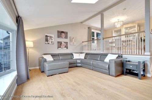 46 Brookside Rd, Edison NJ 08817-4618 exterior