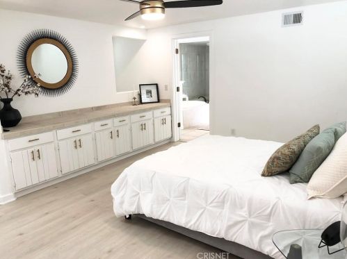 320 Rossmore Dr, Oxnard CA  93035-4465 exterior