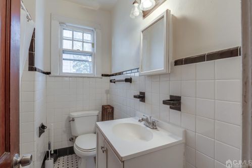 49 Guilden St, New Brunswick NJ 08901-1743 exterior