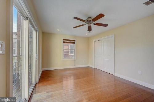 985 6th St, Philadelphia PA  19123-1405 exterior