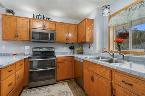 13119 10th Ave, Zimmerman, MN 55398-8318