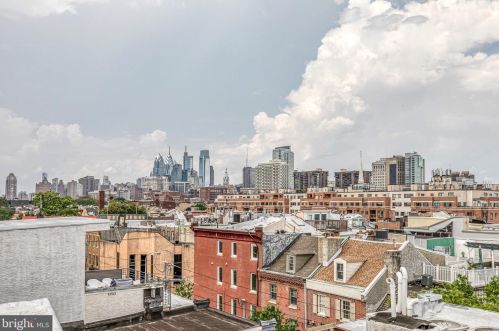 124 Bainbridge St, Philadelphia PA 19147-1866 exterior