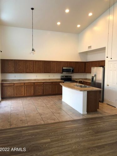 27003 22nd Dr, Phoenix AZ  85085-8727 exterior