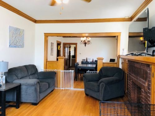 5754 Ainslie St, Chicago IL 60706-3414 exterior