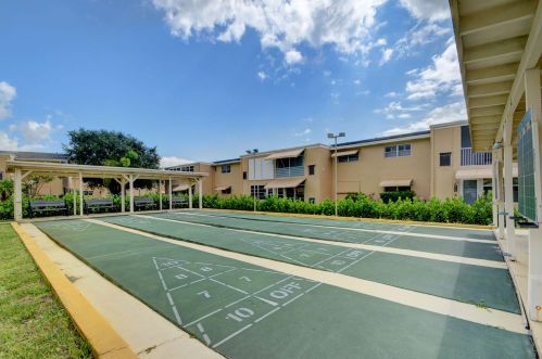 2181 1st Ct, Boynton Beach FL 33435-2903 exterior