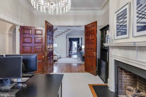 2101 Delancey St, Philadelphia PA 19103-6408 exterior