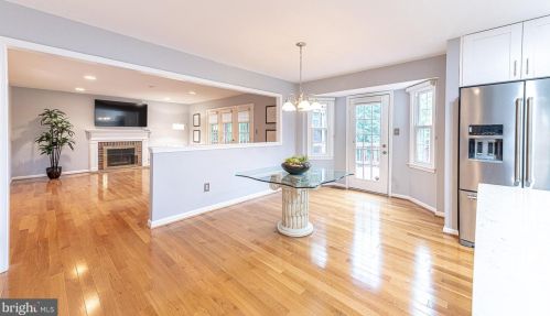 7712 Midday Ln, Alexandria VA 22306-2758 exterior