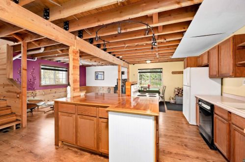 3852 Beyer Rd, Duluth MN 55803-9312 exterior